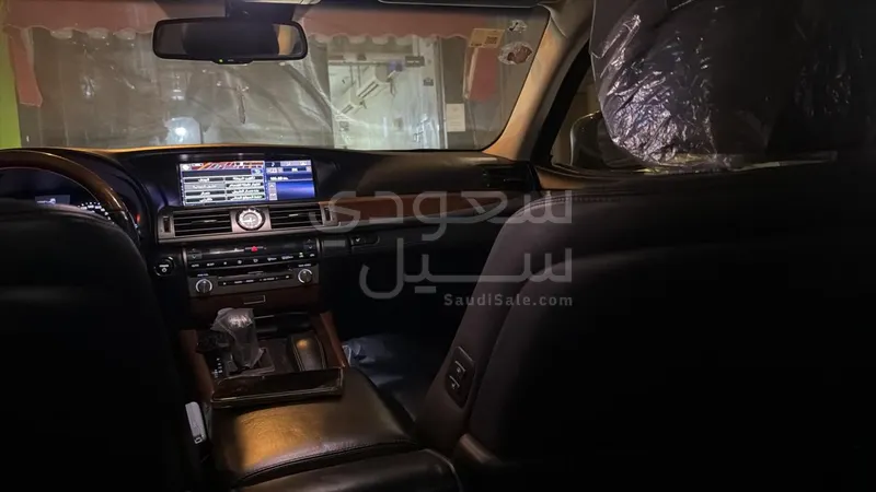 2015 لكزس إل إس 600إتش إل