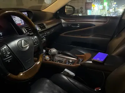 2015 لكزس إل إس 600إتش إل