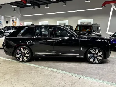 2025 رولز رويس كولينان