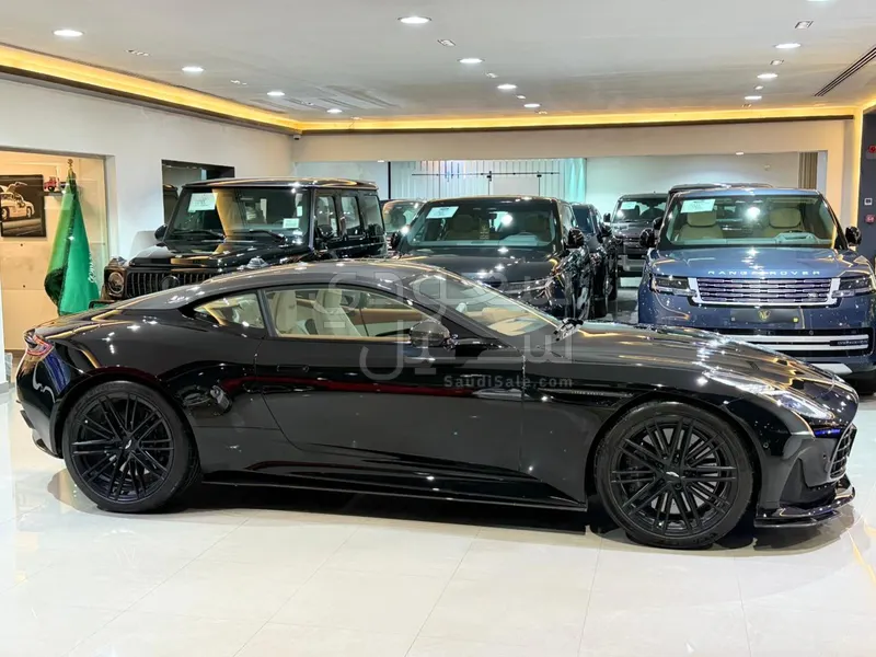 2024 Aston Martin DB12