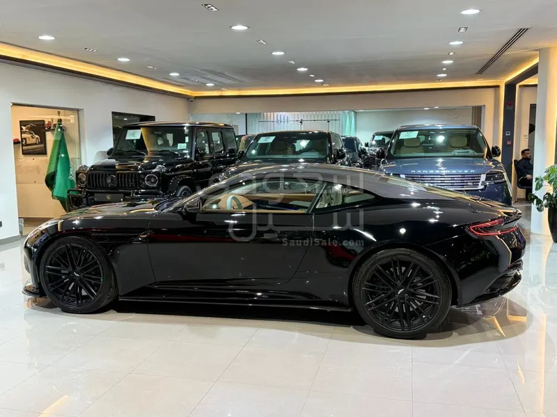 2024 Aston Martin DB12