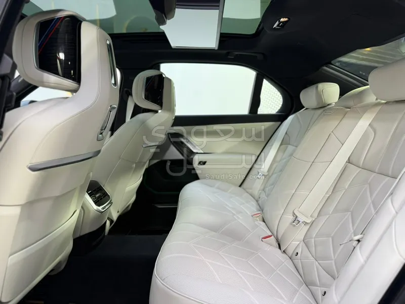 2026 BMW 7 Series 735i