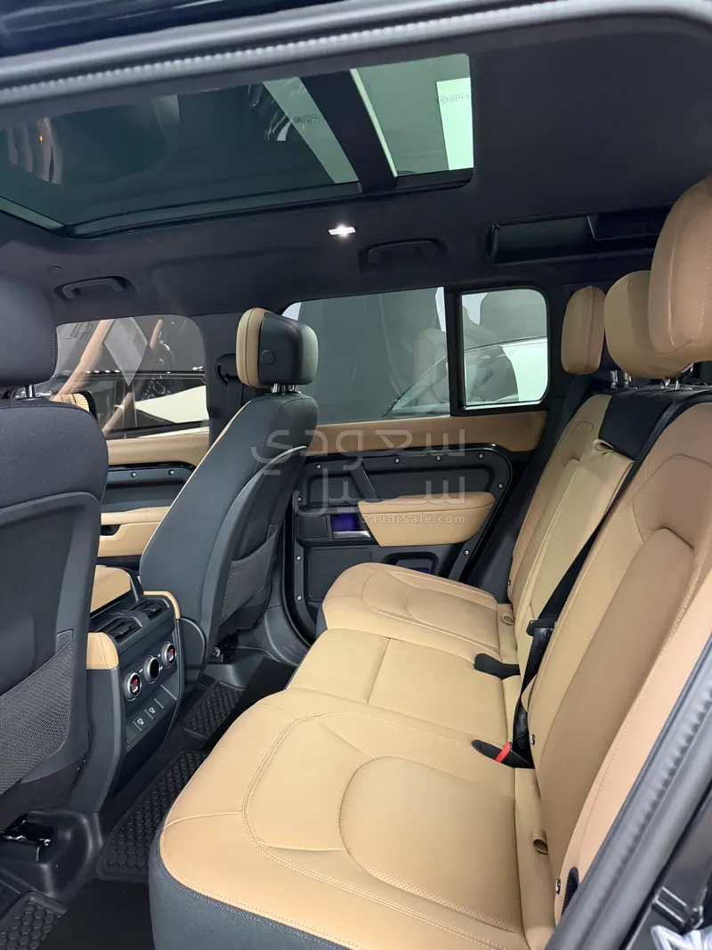 2025 لاند روفر ديفيندر اكس 110