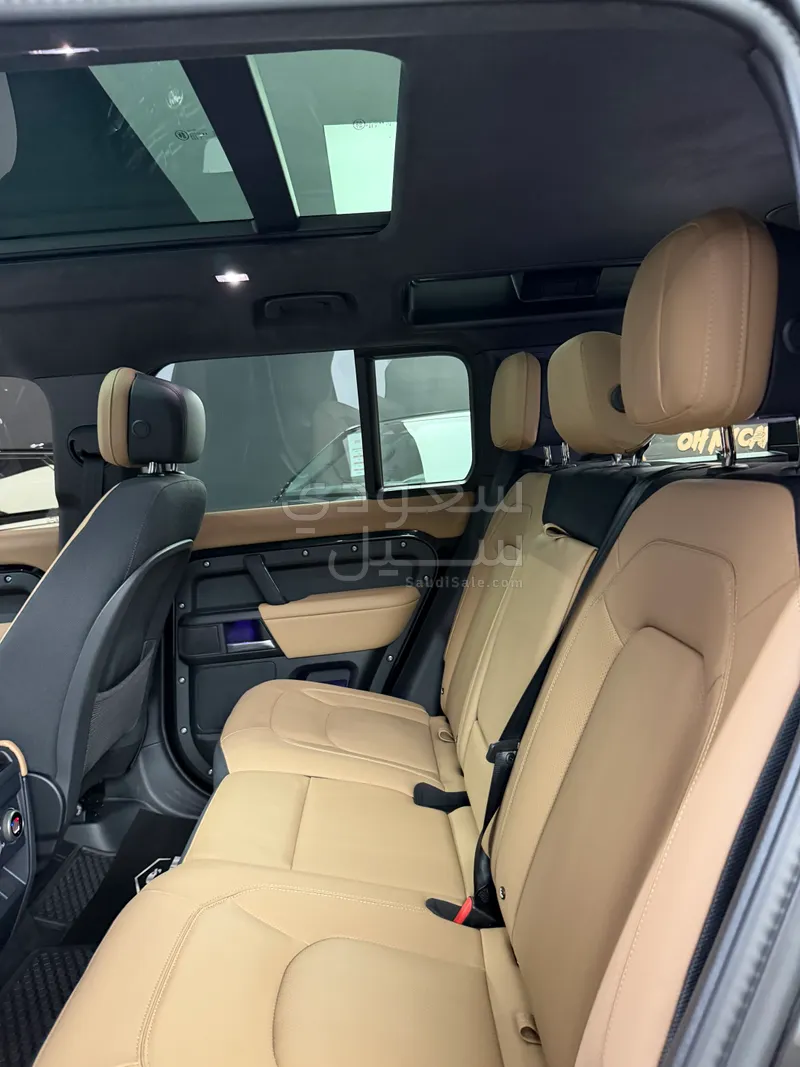 2025 لاند روفر ديفيندر اكس 110