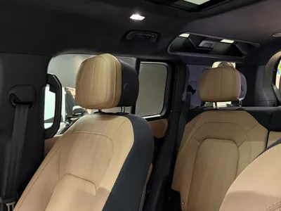 2025 لاند روفر ديفيندر اكس 110