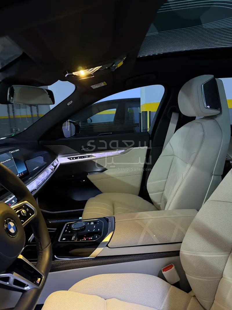 2026 بي ام دبليو الفئة السابعة 735أي