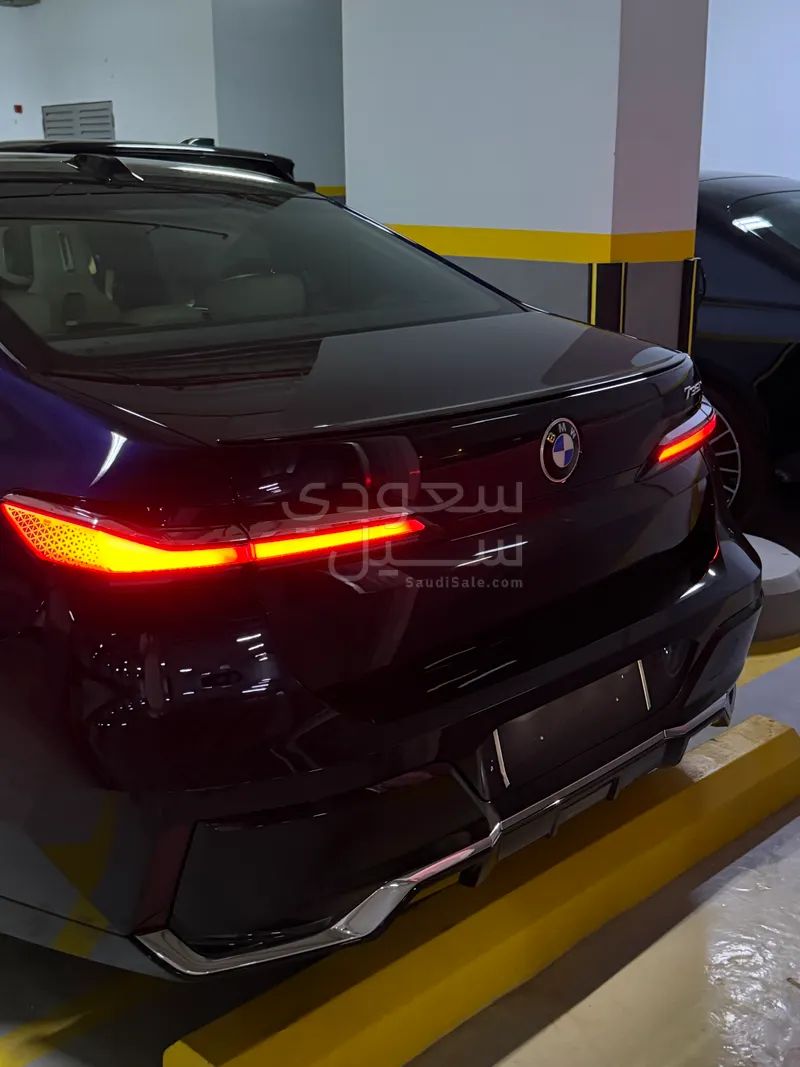 2026 بي ام دبليو الفئة السابعة 735أي