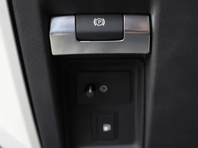 2025 لاند روفر ديفيندر اكس 110