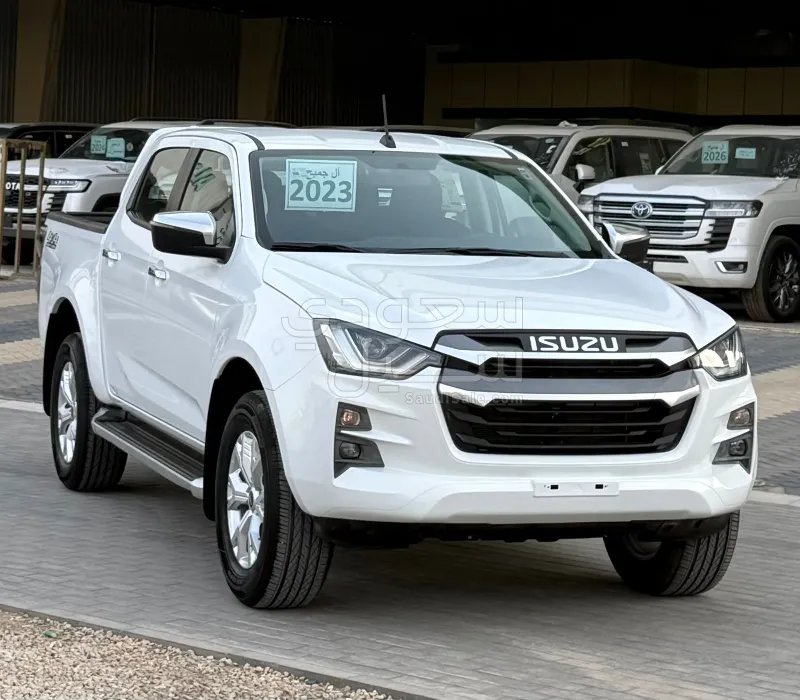 2023 ايسوزو بيكب غمارتين