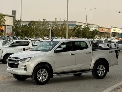 2023 ايسوزو بيكب غمارتين