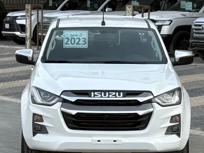 2023 ايسوزو بيكب غمارتين