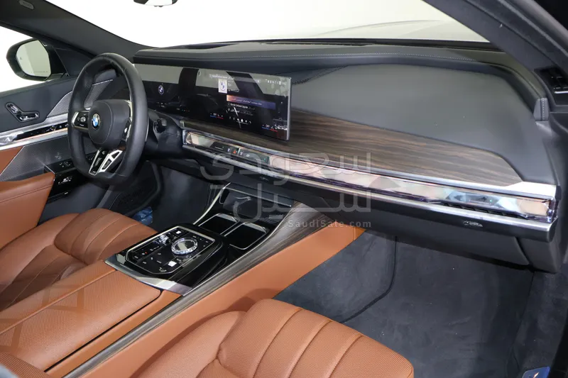 2026 بي ام دبليو الفئة السابعة 735أي