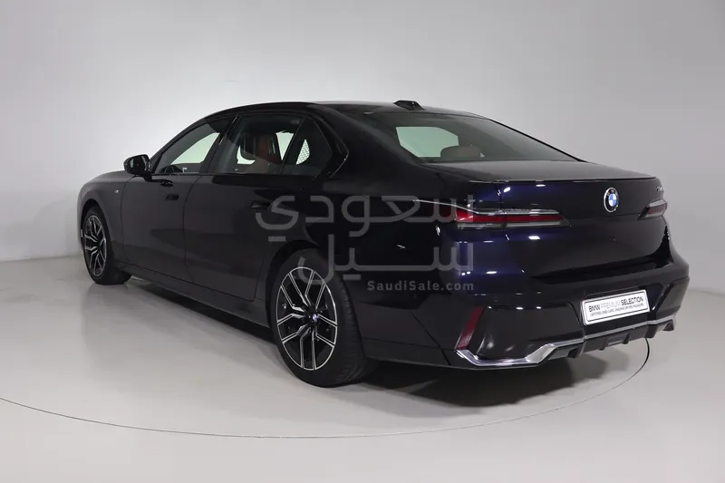 2026 بي ام دبليو الفئة السابعة 735أي
