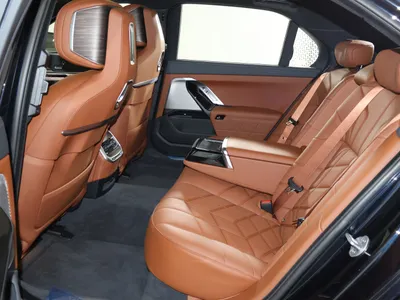 2026 بي ام دبليو الفئة السابعة 735أي