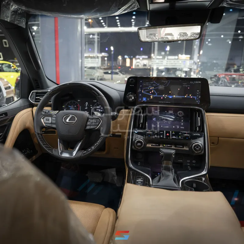 2025 لكزس إل إكس 600