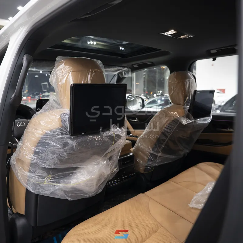 2025 لكزس إل إكس 600