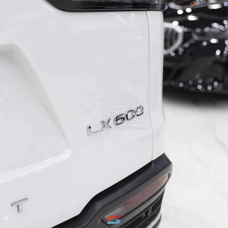 2025 لكزس إل إكس 600