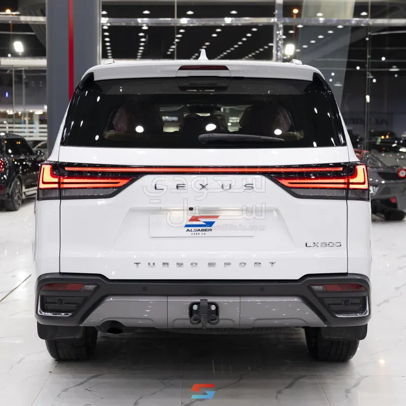 2025 لكزس إل إكس 600