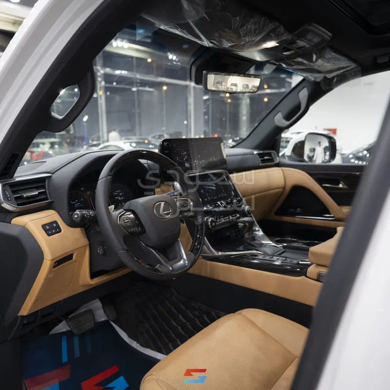 2025 لكزس إل إكس 600