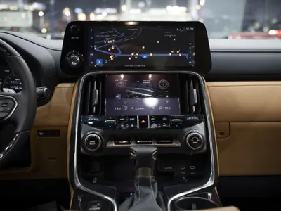 2025 لكزس إل إكس 600