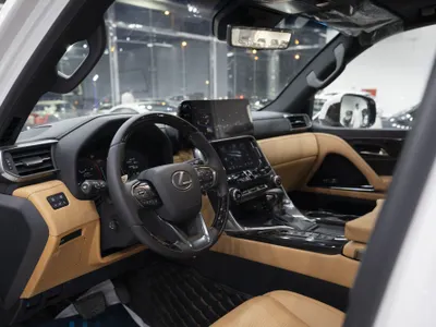 2025 لكزس إل إكس 600