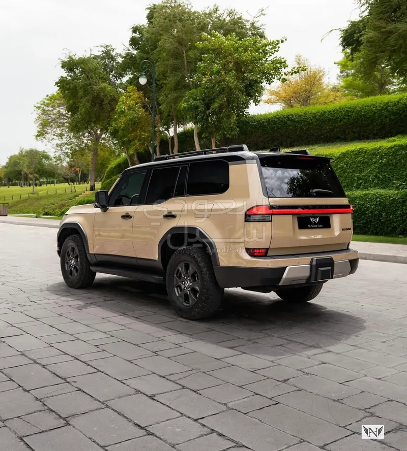 2024 لكزس جي إكس 550