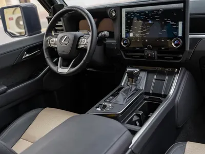 2024 لكزس جي إكس 550