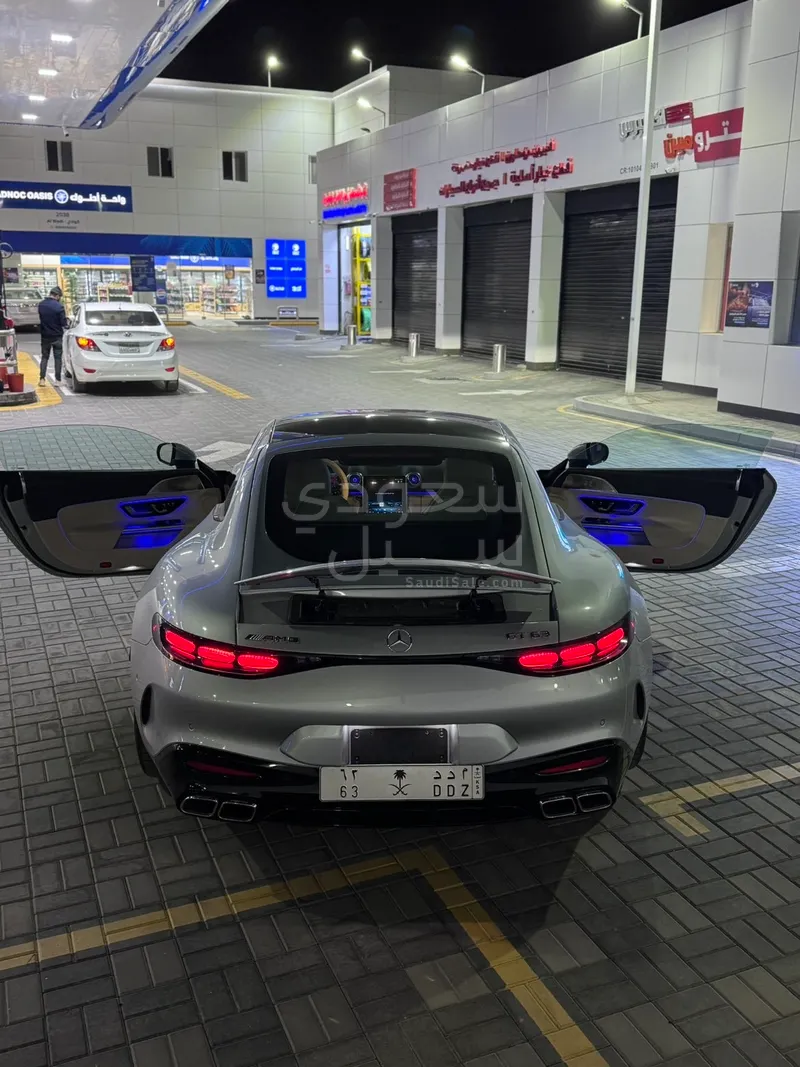 2025 مرسيدس - بنز جي تي 63إس