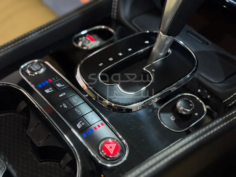 2016 بنتلي كونتيننتل جي تي الاصدار الاول