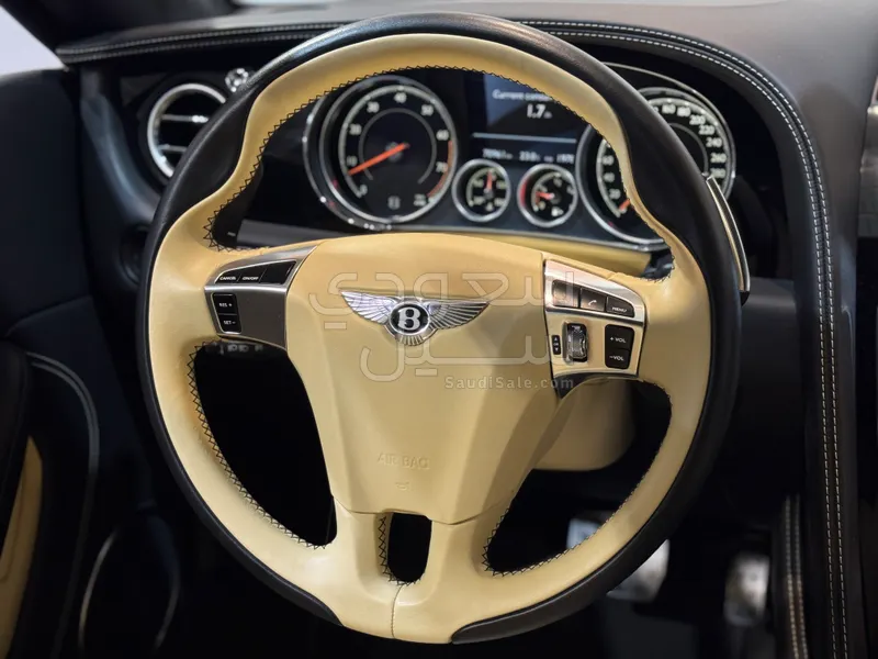 2016 بنتلي كونتيننتل جي تي الاصدار الاول