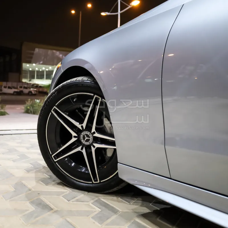 2023 مرسيدس - بنز سي 300