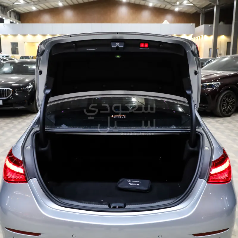 2023 مرسيدس - بنز سي 300