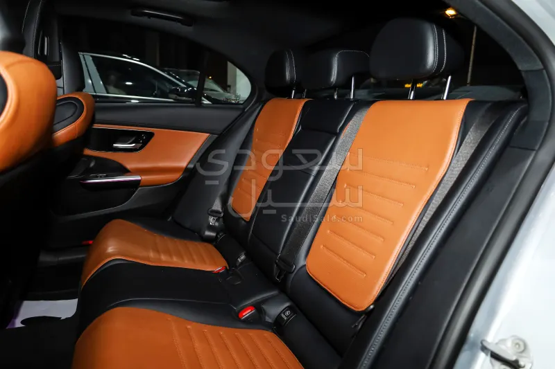 2023 مرسيدس - بنز سي 300