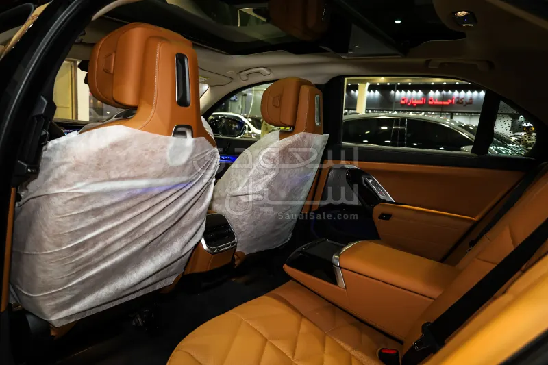 2026 بي ام دبليو الفئة السابعة 735أي