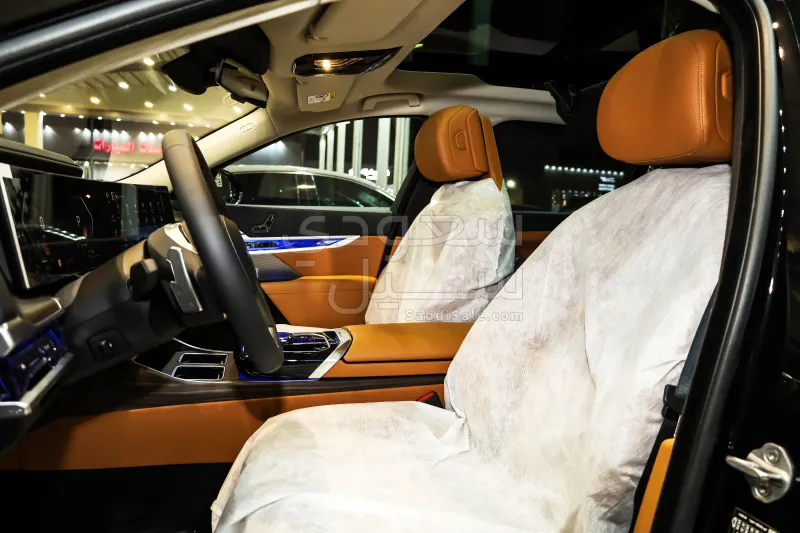 2026 بي ام دبليو الفئة السابعة 735أي