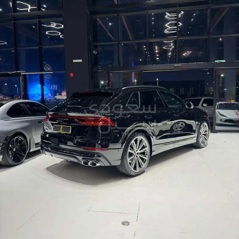 2023 اودي اس كيو 8