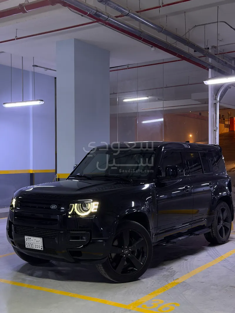 2025 لاند روفر ديفيندر فيرست ادشن