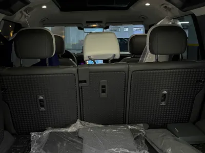 2025 لاند روفر ديفيندر فيرست ادشن