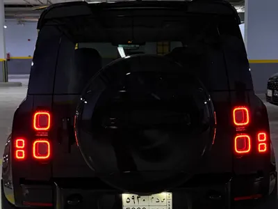 2025 لاند روفر ديفيندر فيرست ادشن