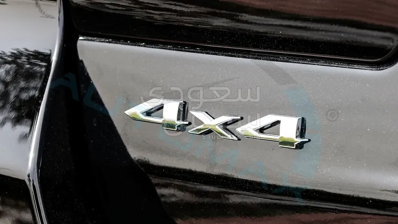 2025 جييب جراند شيروكي ليمتد بلس