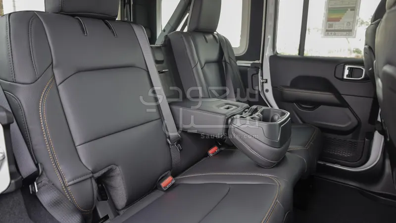 2025 جييب رانجلر صحارى