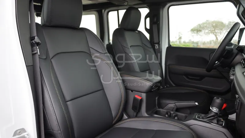 2025 جييب رانجلر صحارى