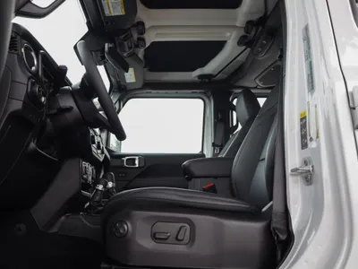 2025 جييب رانجلر صحارى