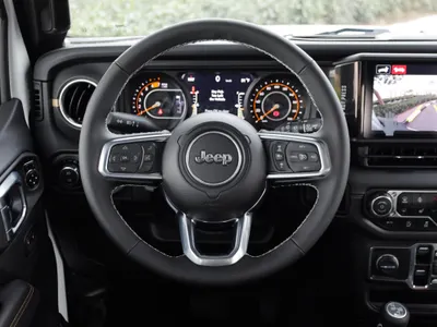 2025 جييب رانجلر صحارى