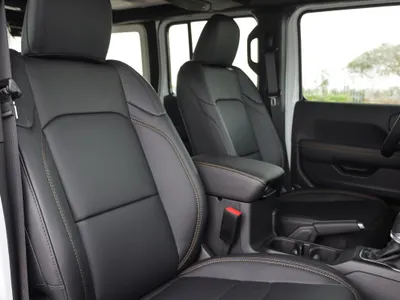 2025 جييب رانجلر صحارى