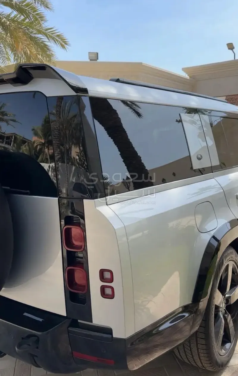 2024 Land Rover Defender 130