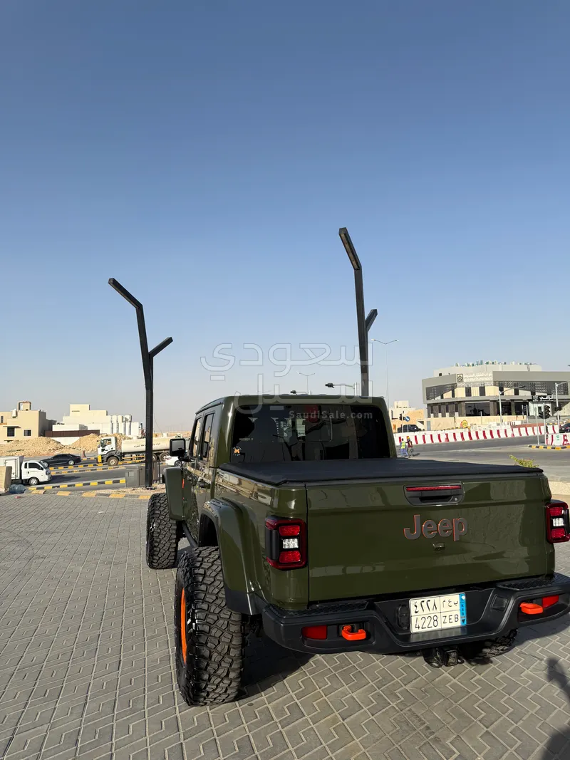 2023 جييب جلادياتور ساند رانر