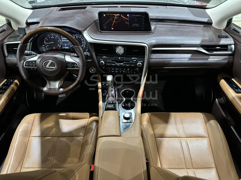 2019 لكزس أر إكس 350