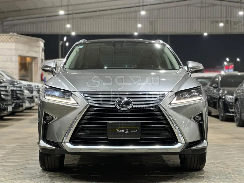 2019 لكزس أر إكس 350