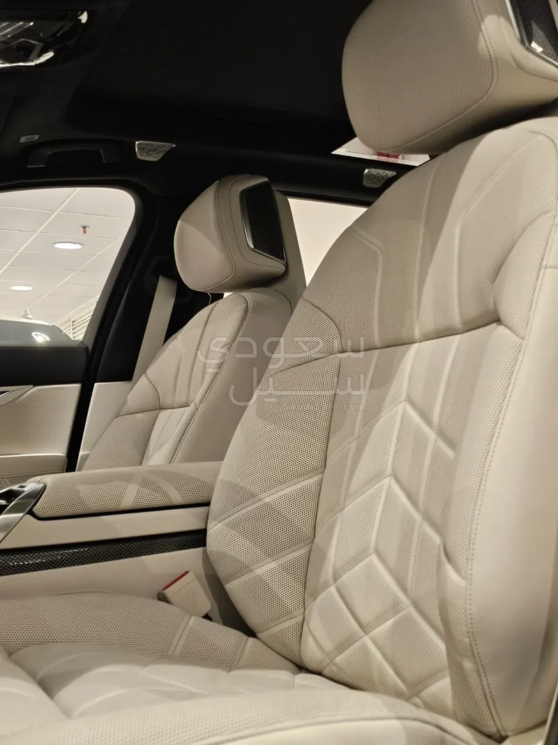 2026 بي ام دبليو الفئة السابعة 760أي